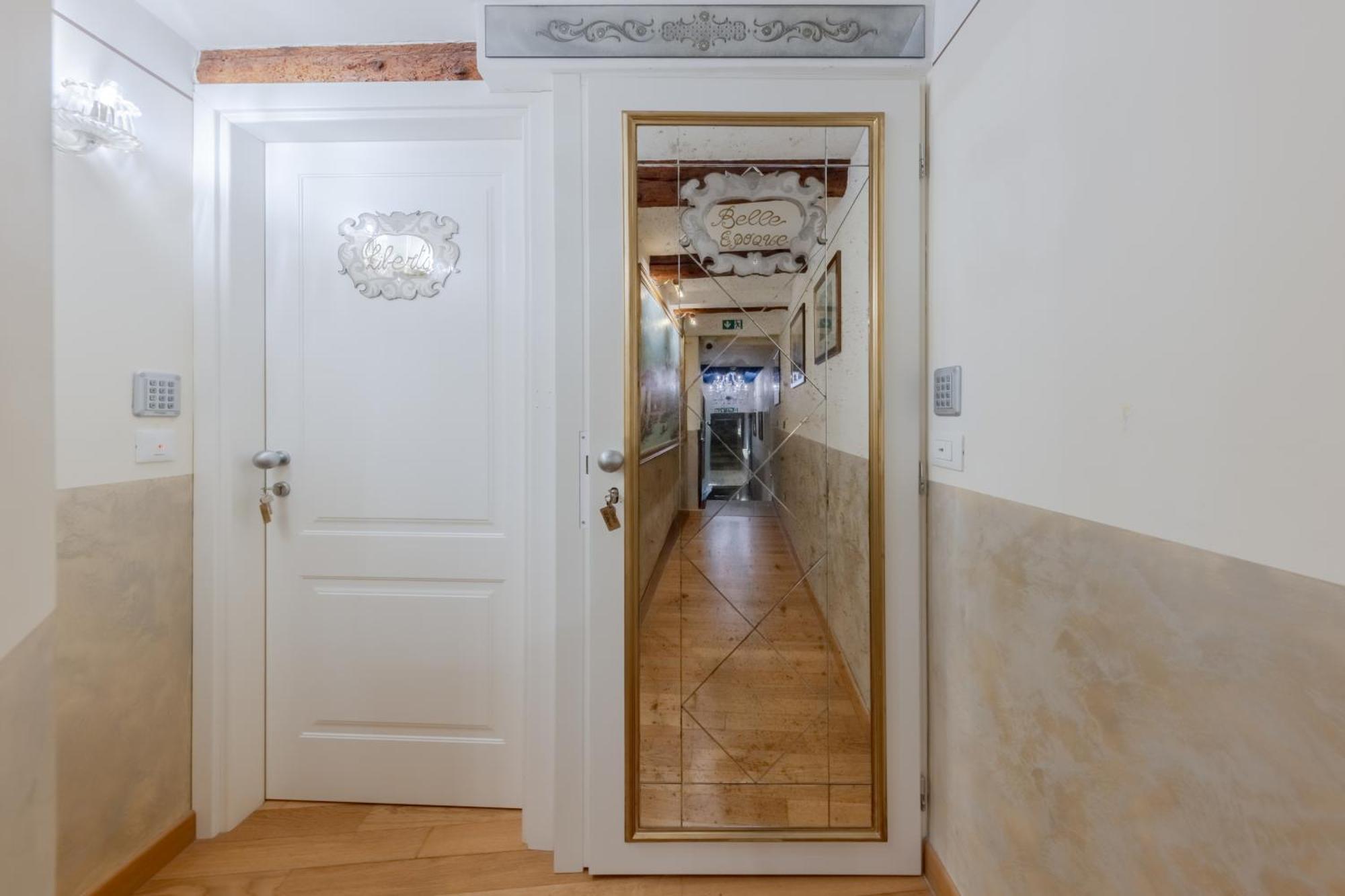 Ca Dell'Arte Bed and Breakfast Venedig Exteriör bild